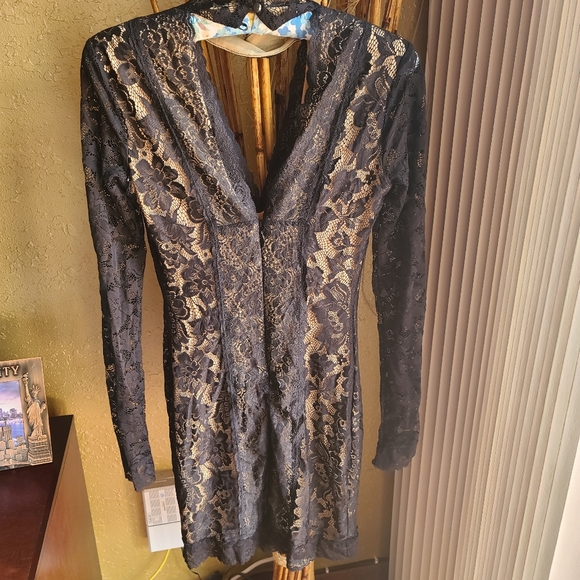 BEBE Lace Dress! Size XS, Black - Picture 2 of 4